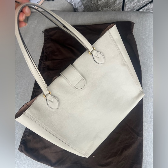 White Gucci Dahlia Tote purse double G, Medium - Picture 8 of 13
